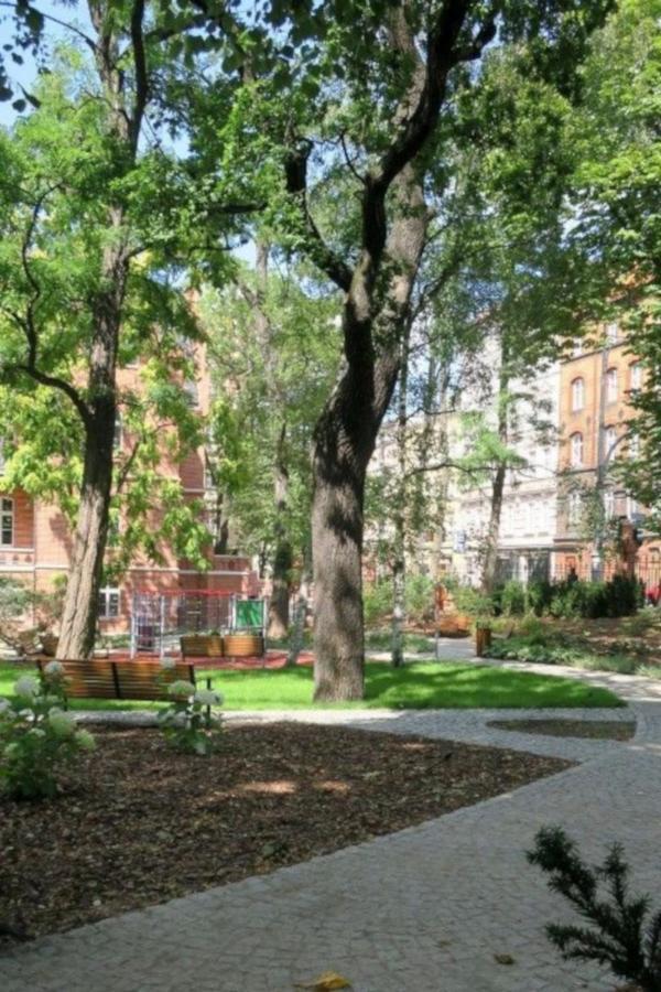 Brick House - Apartament Zoska Wroclaw Ngoại thất bức ảnh